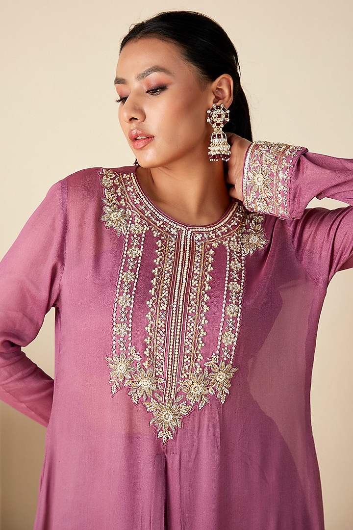 Mauve Georgette Crepe & Tussar Silk Hand Embroidered Kurta Set by Suruchi Parakh at Pernia's Pop Up Shop
