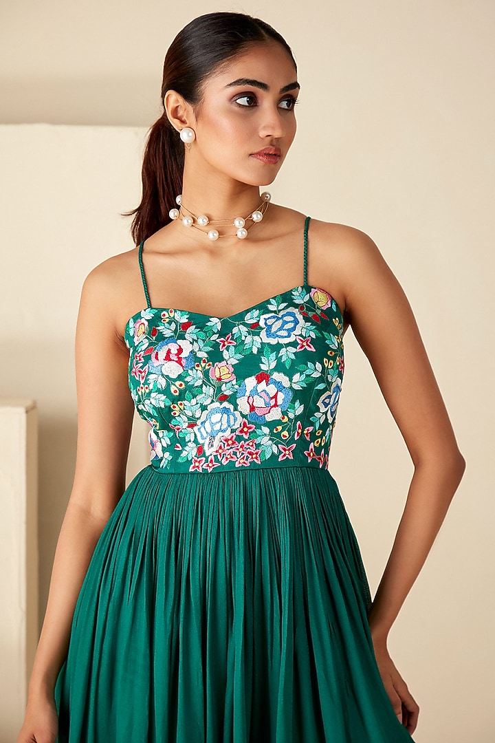 Green Georgette Crepe Thread Embroidered Dress Design by Suruchi Parakh at  Pernia's Pop Up Shop 2026
