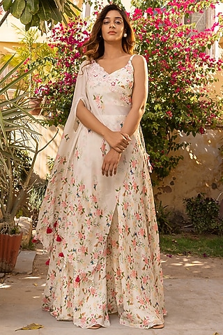Off-White Crepe Georgette Hand Embroidered Co-Ord Set by Suruchi Parakh