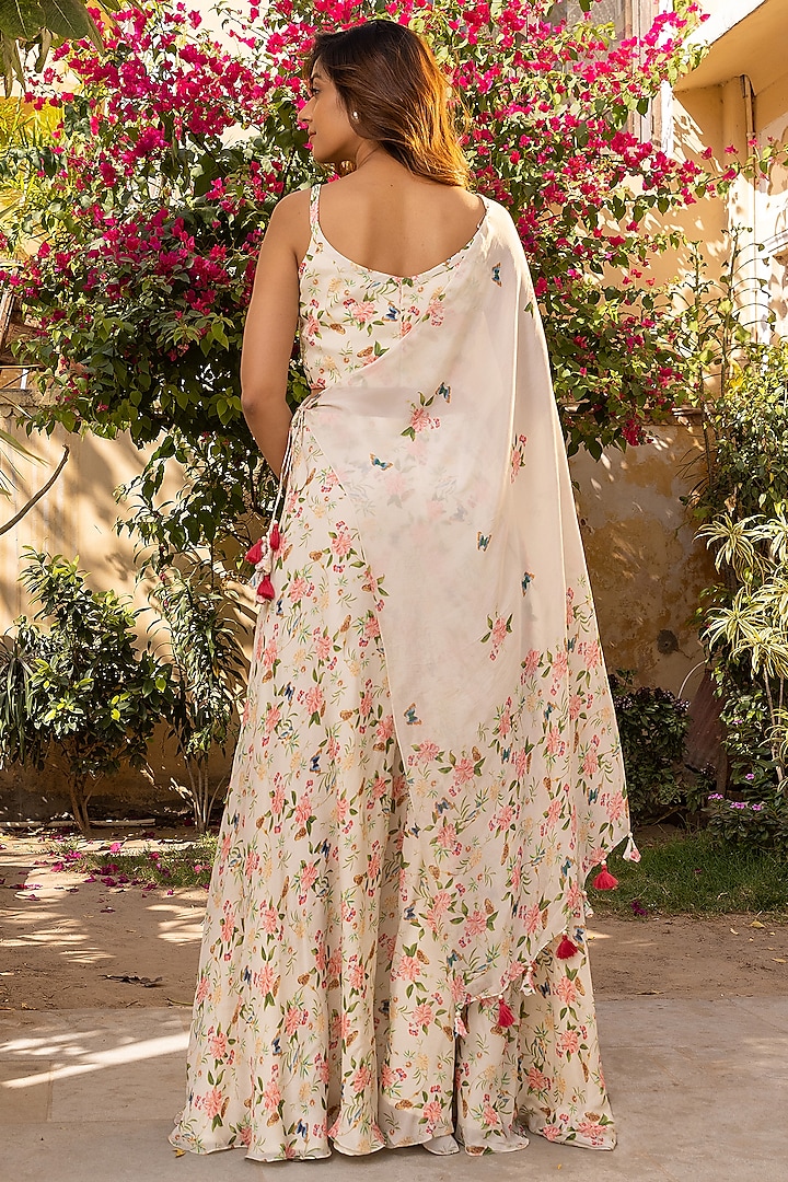 Off-White Crepe Georgette Hand Embroidered Co-Ord Set by Suruchi Parakh at Pernia's Pop Up Shop