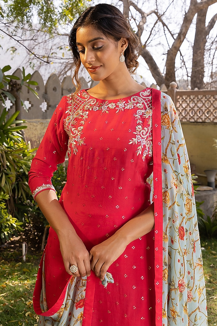 Coral Georgette & Tussar Handcrafted Kurta Set by Suruchi Parakh at Pernia's Pop Up Shop