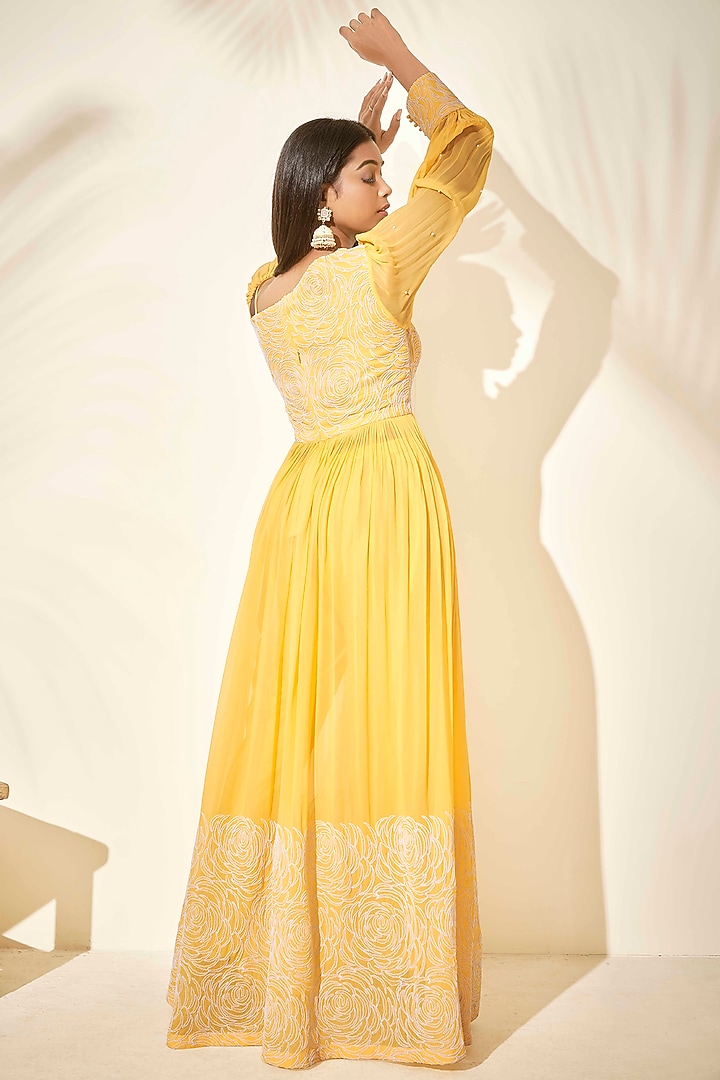 Yellow Embroidered Tunic Set by Suruchi Parakh at Pernia's Pop Up Shop