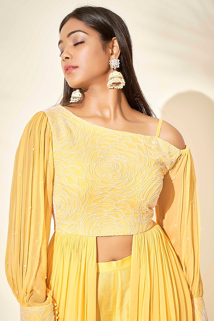 Yellow Embroidered Tunic Set by Suruchi Parakh at Pernia's Pop Up Shop