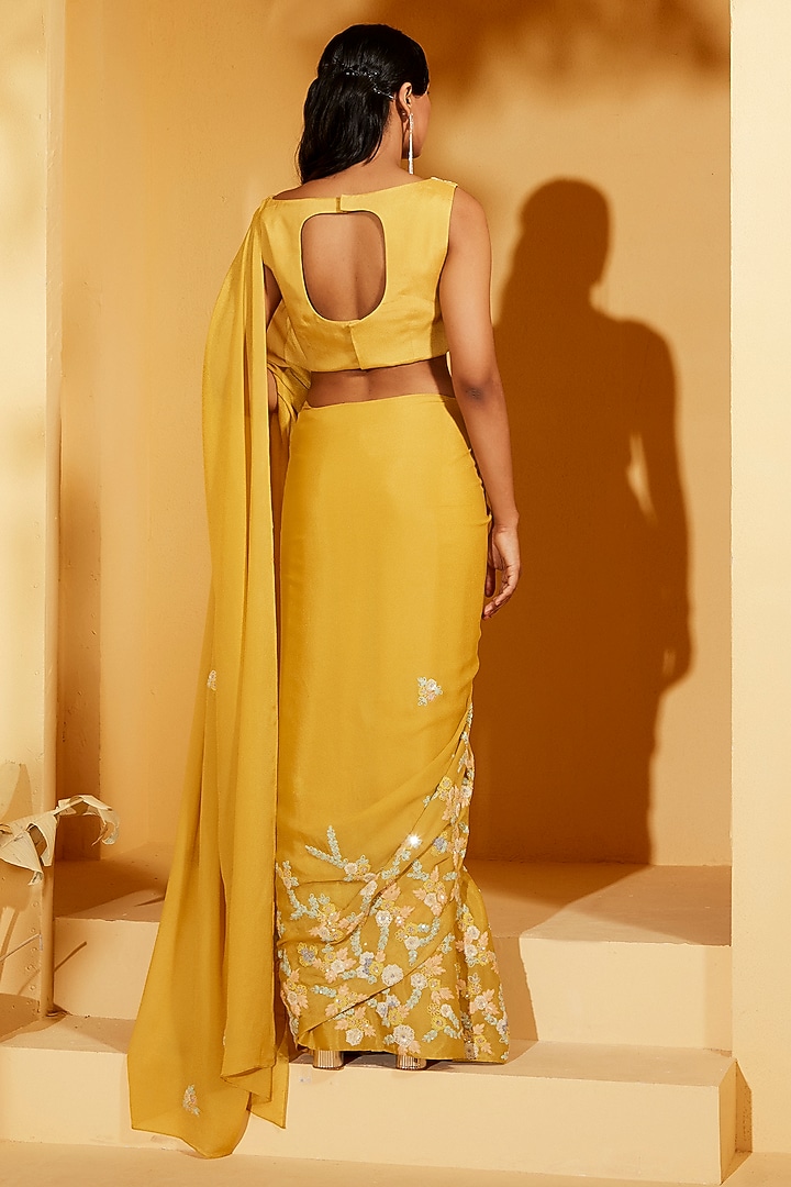 Yellow Georgette Crepe Sequin Embellished Wedding Saree Set by Suruchi Parakh at Pernia's Pop Up Shop