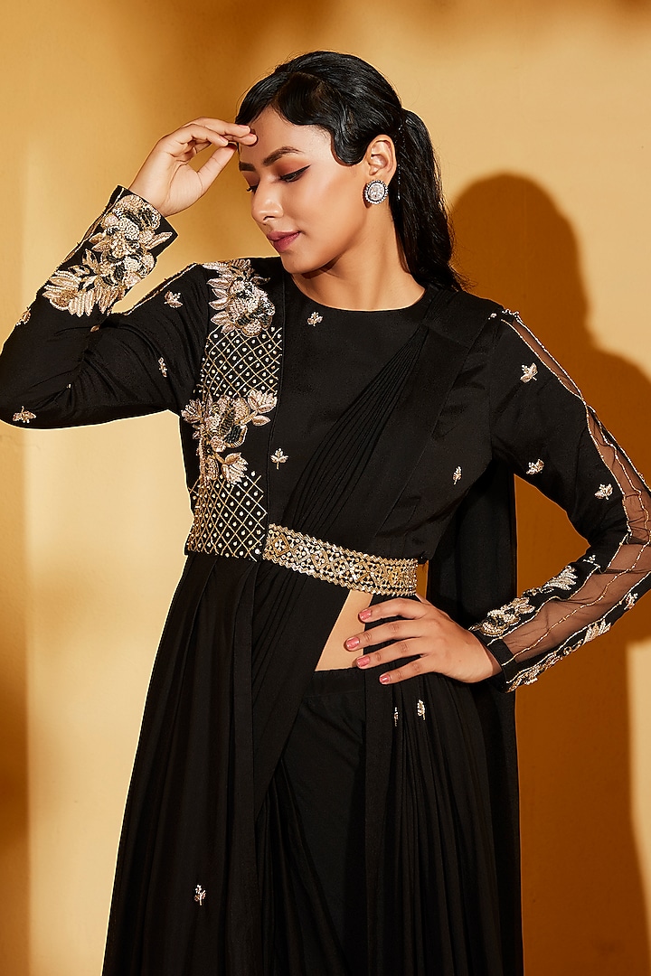 Black Georgette Crepe Pre-Draped Wedding Saree Set by Suruchi Parakh at Pernia's Pop Up Shop