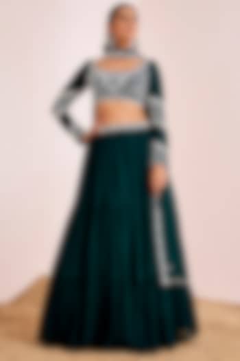 Emerald Green Georgette & Crepe Embroidered Wedding Lehenga Set by Suruchi Parakh at Pernia's Pop Up Shop