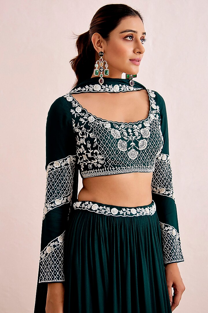 Emerald Green Georgette & Crepe Embroidered Wedding Lehenga Set by Suruchi Parakh at Pernia's Pop Up Shop