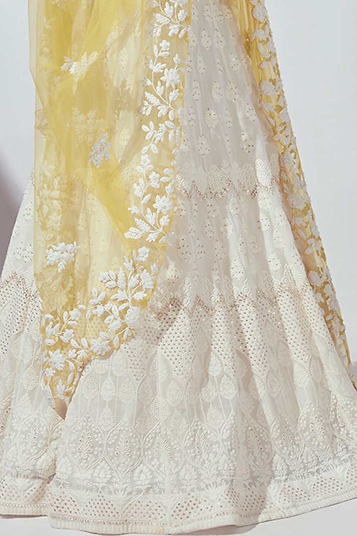 Ivory Embroidered Wedding Lehenga Set by Suruchi Parakh at Pernia's Pop Up Shop