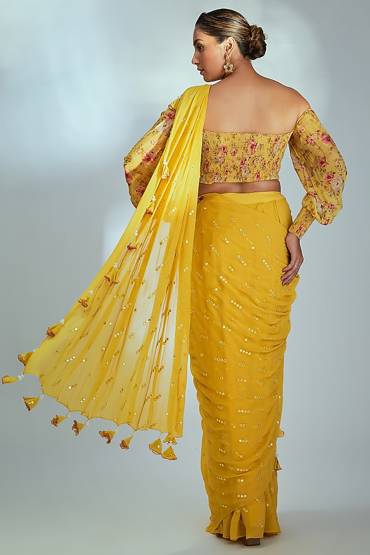 Yellow Embroidered Pre-Draped Wedding Saree Set by Suruchi Parakh at Pernia's Pop Up Shop