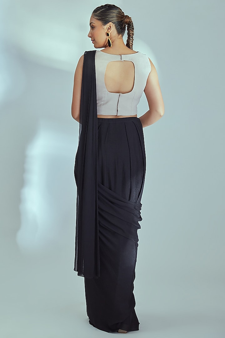 Black Embroidered Wedding Saree Set by Suruchi Parakh at Pernia's Pop Up Shop