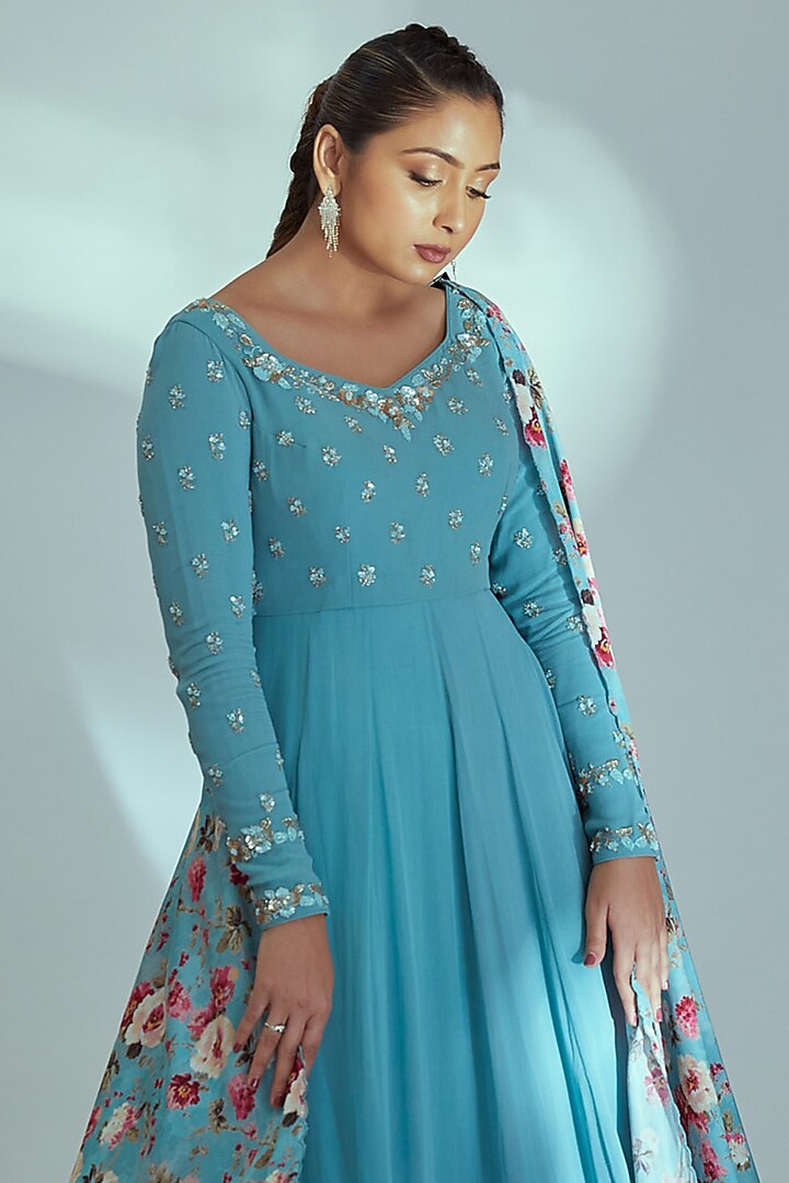 Blue Hand Embroidered Anarkali Set by Suruchi Parakh at Pernia's Pop Up  Shop 2026