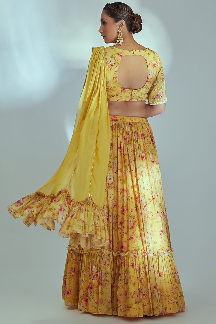 Yellow Printed Wedding Lehenga Set by Suruchi Parakh at Pernia's Pop Up Shop