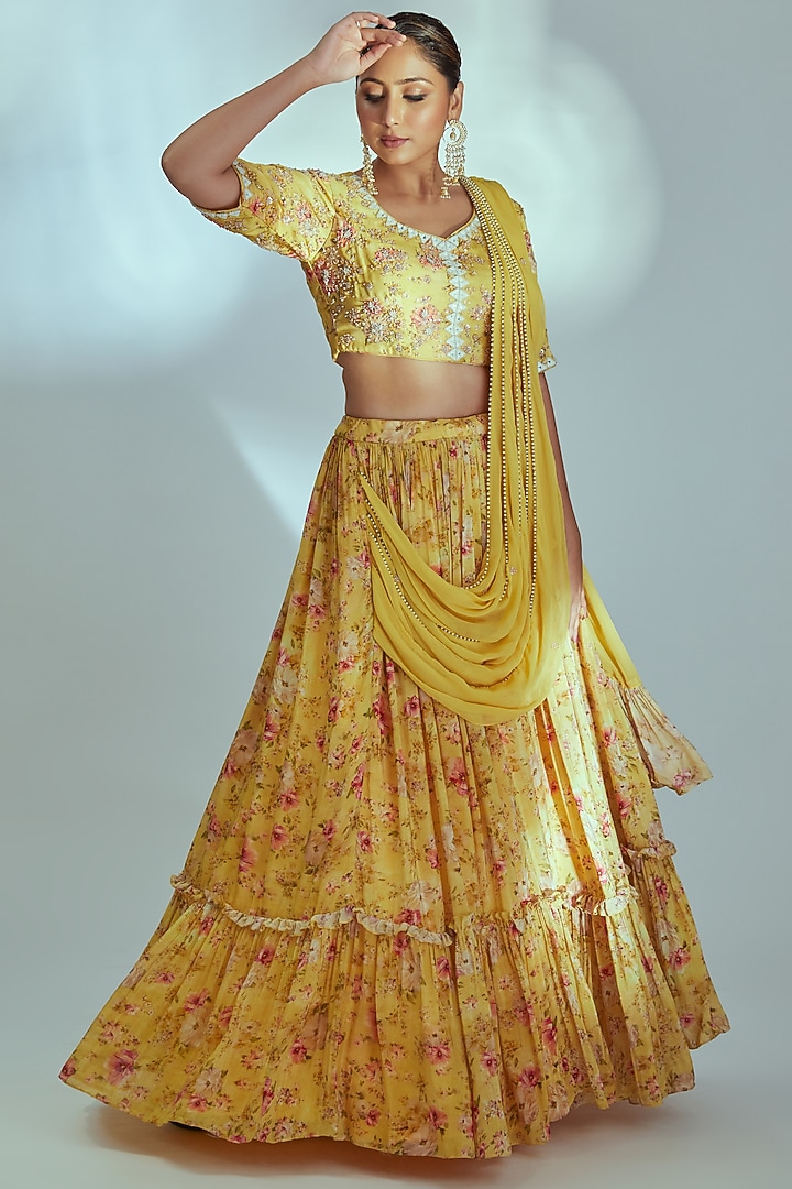 Yellow Printed Wedding Lehenga Set by Suruchi Parakh at Pernia's Pop Up Shop