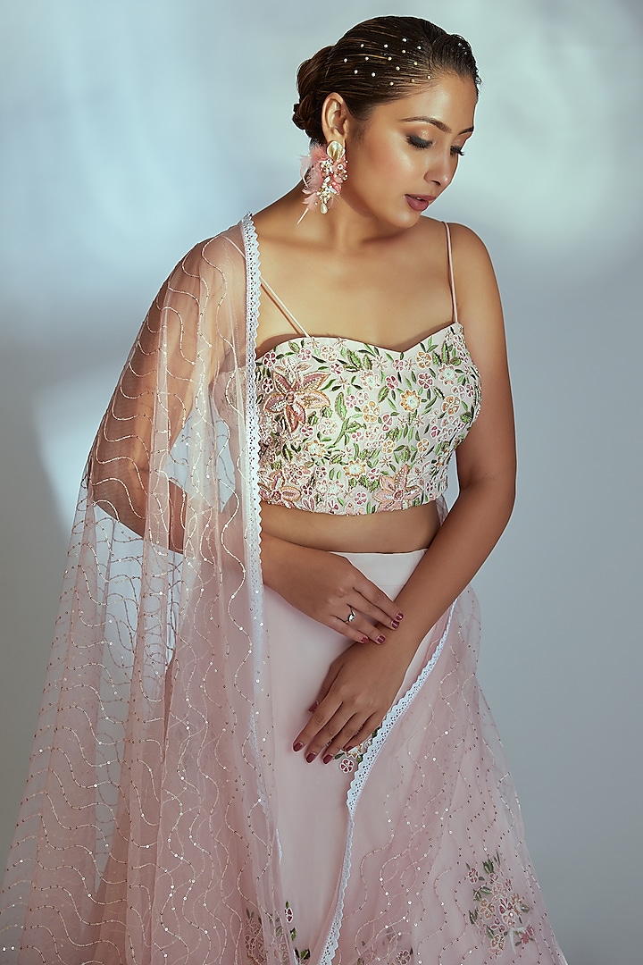 Pink Embroidered Wedding Lehenga Set by Suruchi Parakh at Pernia's Pop Up Shop