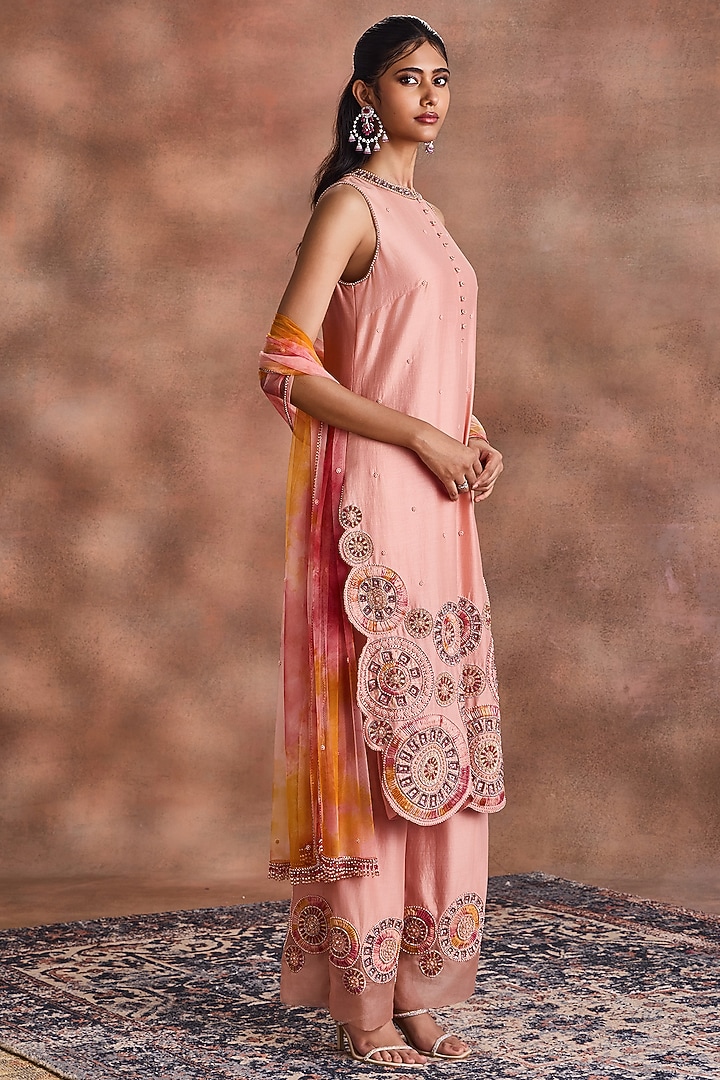 Pearl Blush Silk Chanderi Embroidered Straight Kurta Set by Supria Munjal at Pernia's Pop Up Shop