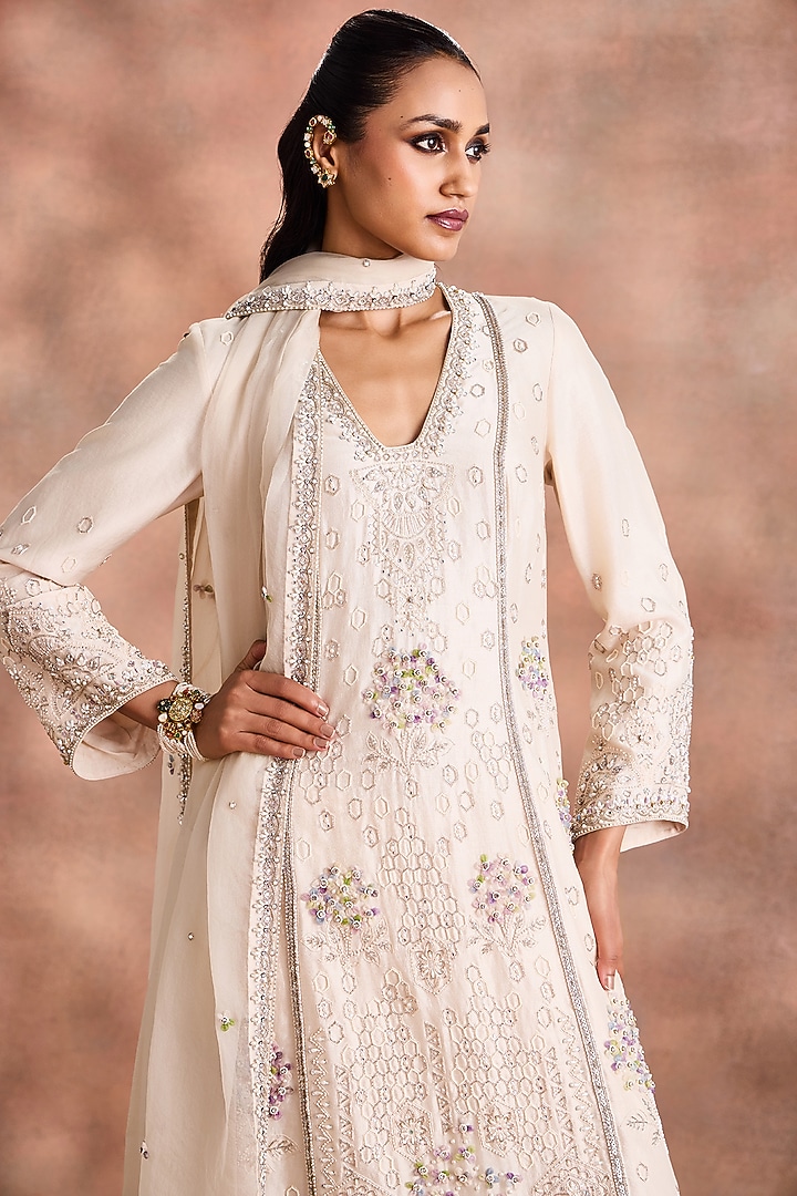 Dew-Colored Silk Chanderi Embroidered Straight Kurta Set by Supria Munjal at Pernia's Pop Up Shop