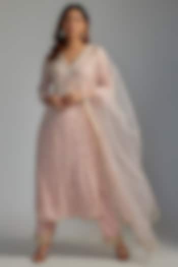Pink Georgette Hand Embroidered Kurta Set by Summer by Priyanka Gupta at Pernia's Pop Up Shop
