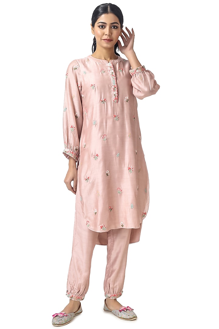 Blush Pink Floral Embroidered Kurta Set by Summer by Priyanka Gupta at