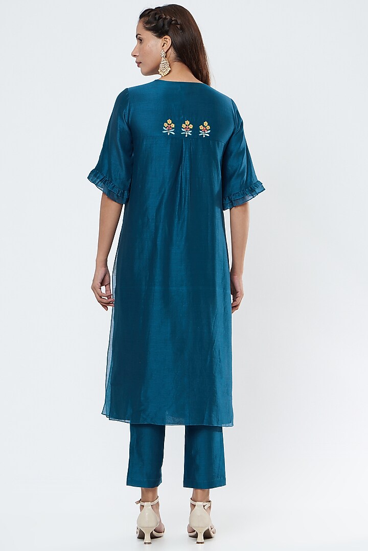 Blue Embroidered Kurta Set by Summer by Priyanka Gupta at Pernia's Pop Up Shop