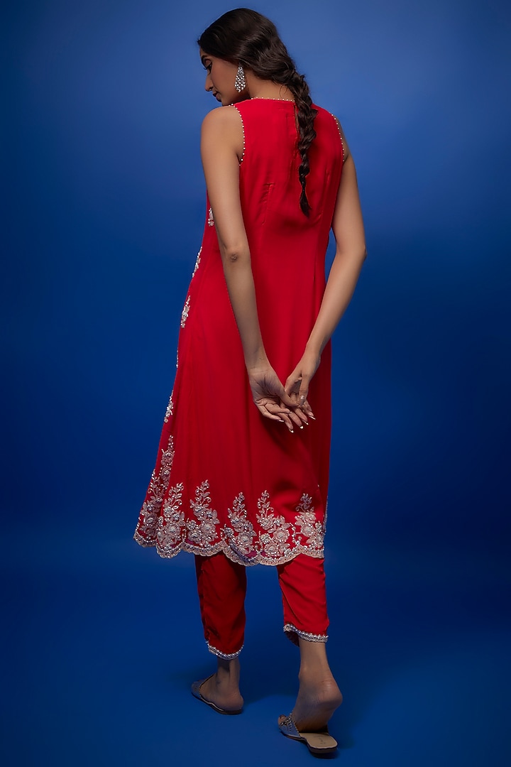 Red Georgette Hand Embroidered Kurta Set by Summer by Priyanka Gupta at Pernia's Pop Up Shop