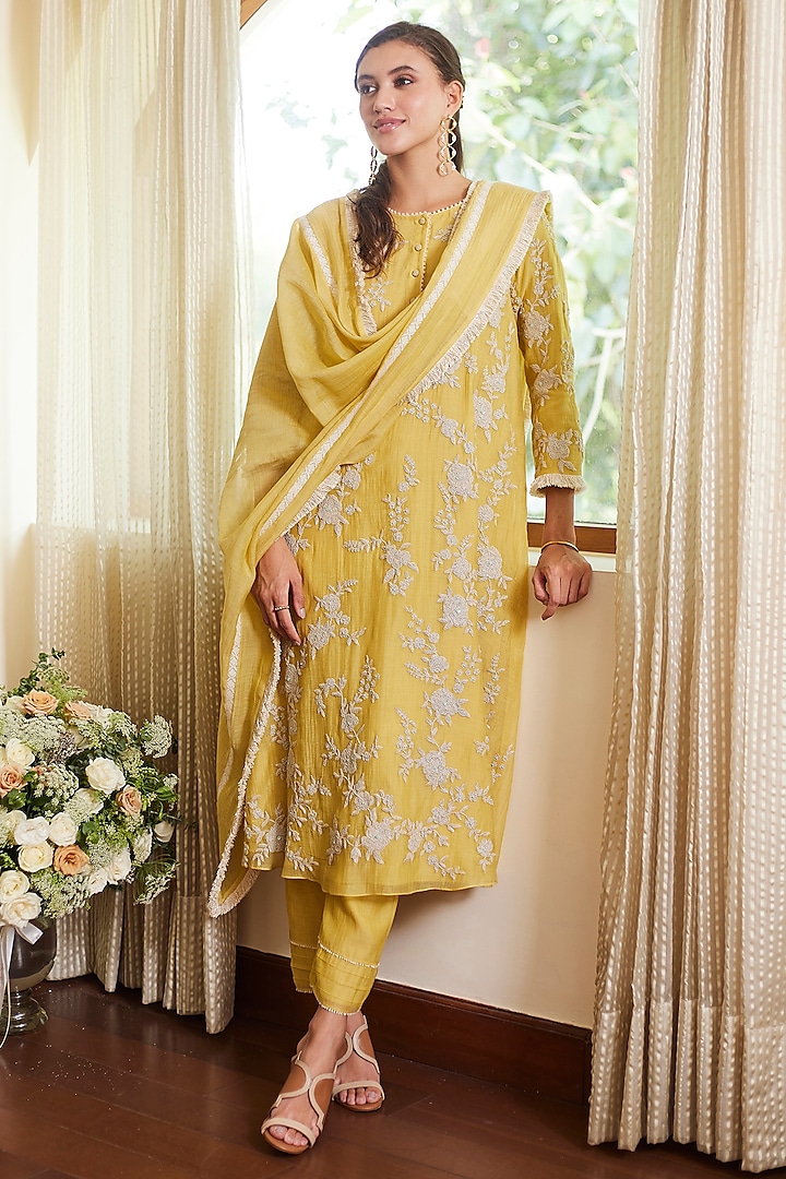 Fall Yellow Silk Mul Dori Work Kurta Set by Summer by Priyanka Gupta at Pernia's Pop Up Shop