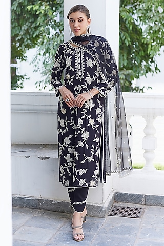 Black Georgette Dori & Sequins Work Kurta Set by Summer by Priyanka Gupta