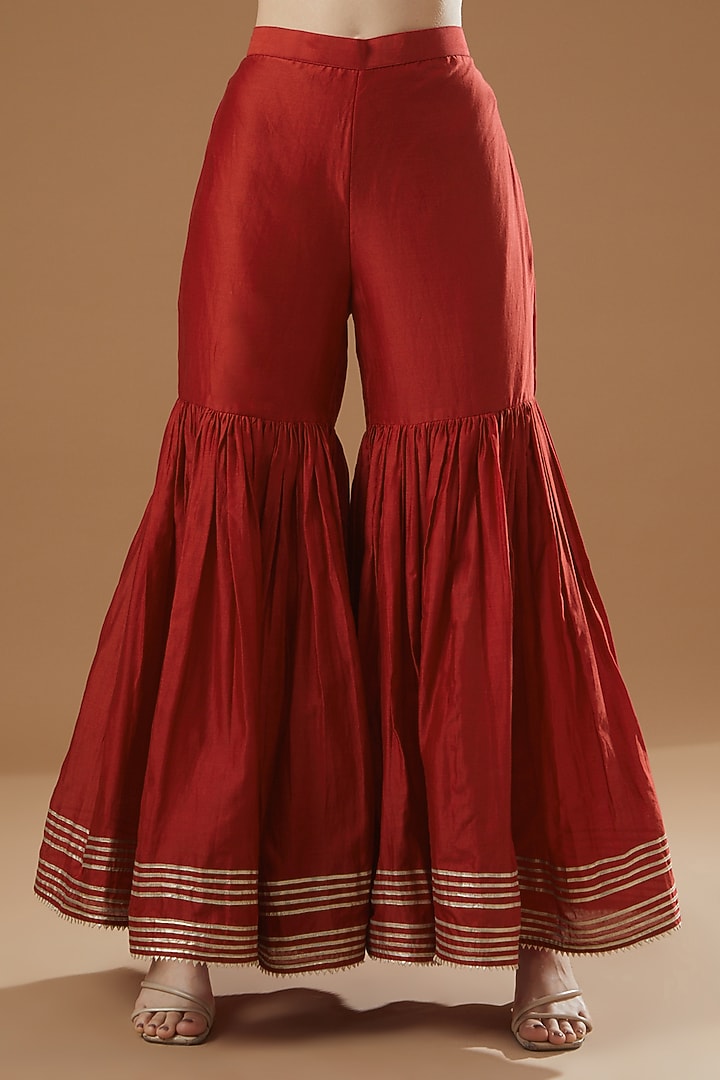 Red Chanderi Gharara Set by Surabhi Arya at Pernia's Pop Up Shop