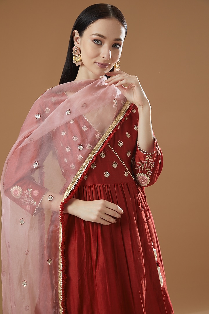 Red Chanderi Gharara Set by Surabhi Arya at Pernia's Pop Up Shop