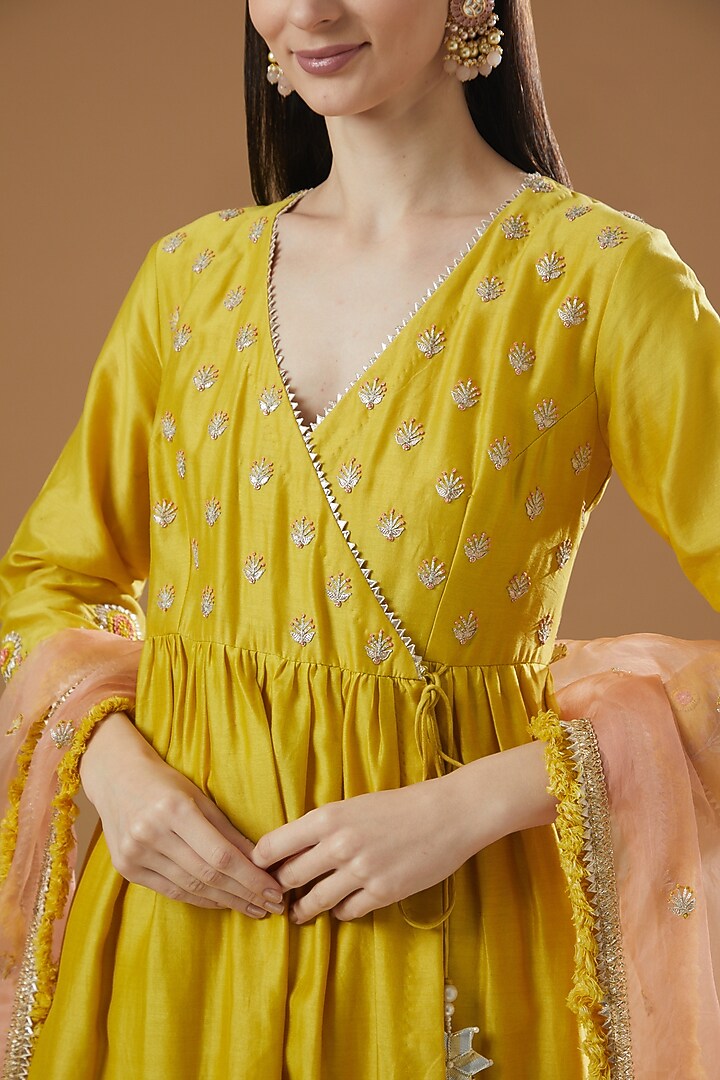 Yellow Chanderi Gharara Set by Surabhi Arya at Pernia's Pop Up Shop
