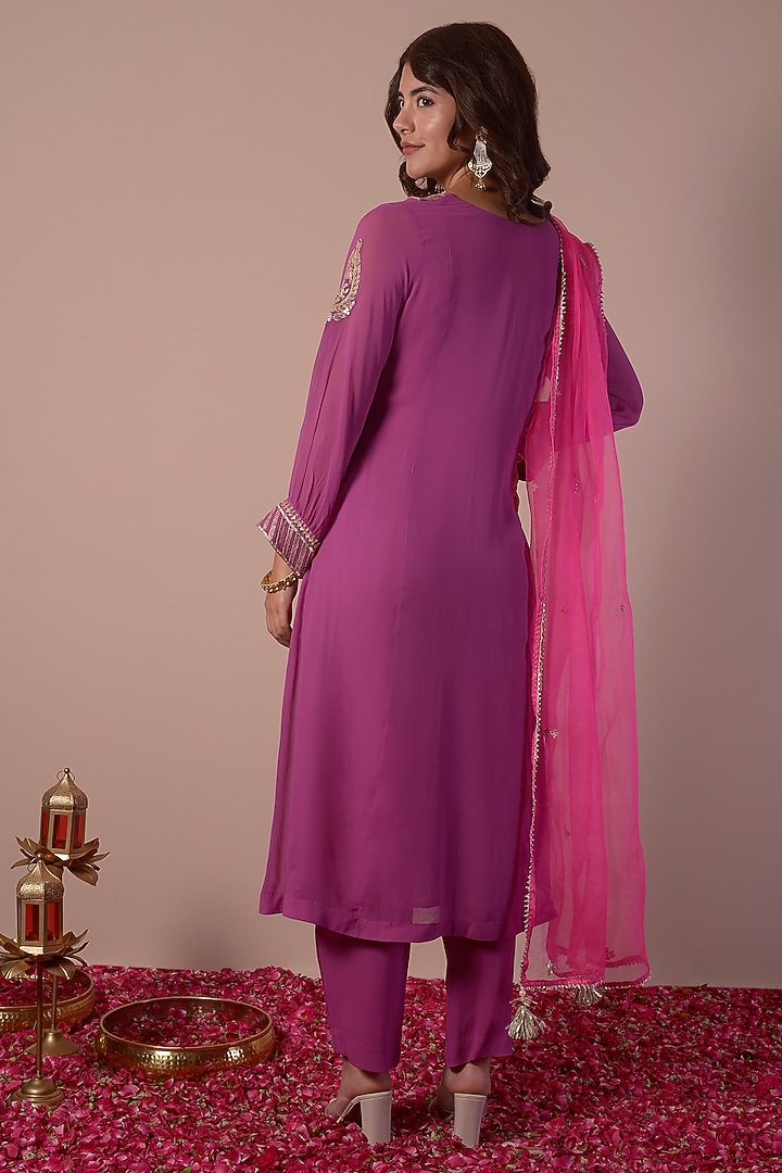 Orchid Purple Georgette Hand Embroidered Kurta Set by Surabhi Arya at Pernia's Pop Up Shop