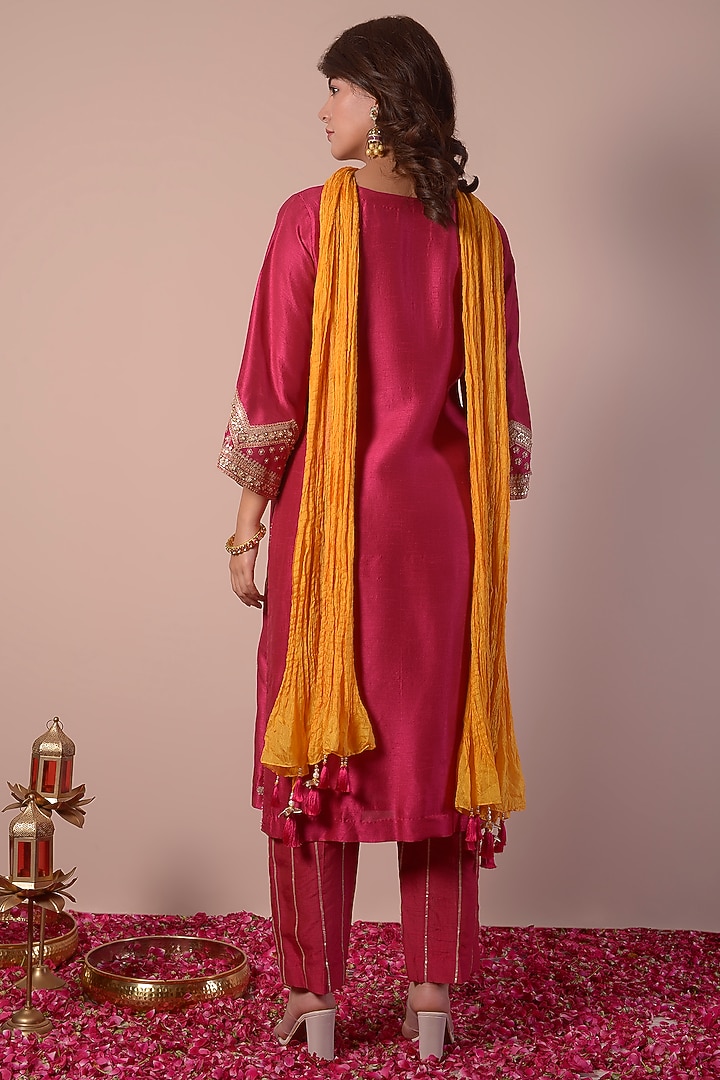 Magenta Pink Bemberg Silk Hand Embroidered Kurta Set by Surabhi Arya at Pernia's Pop Up Shop