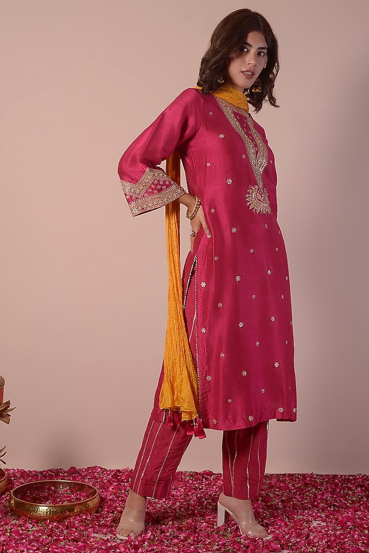 Magenta Pink Bemberg Silk Hand Embroidered Kurta Set by Surabhi Arya at Pernia's Pop Up Shop