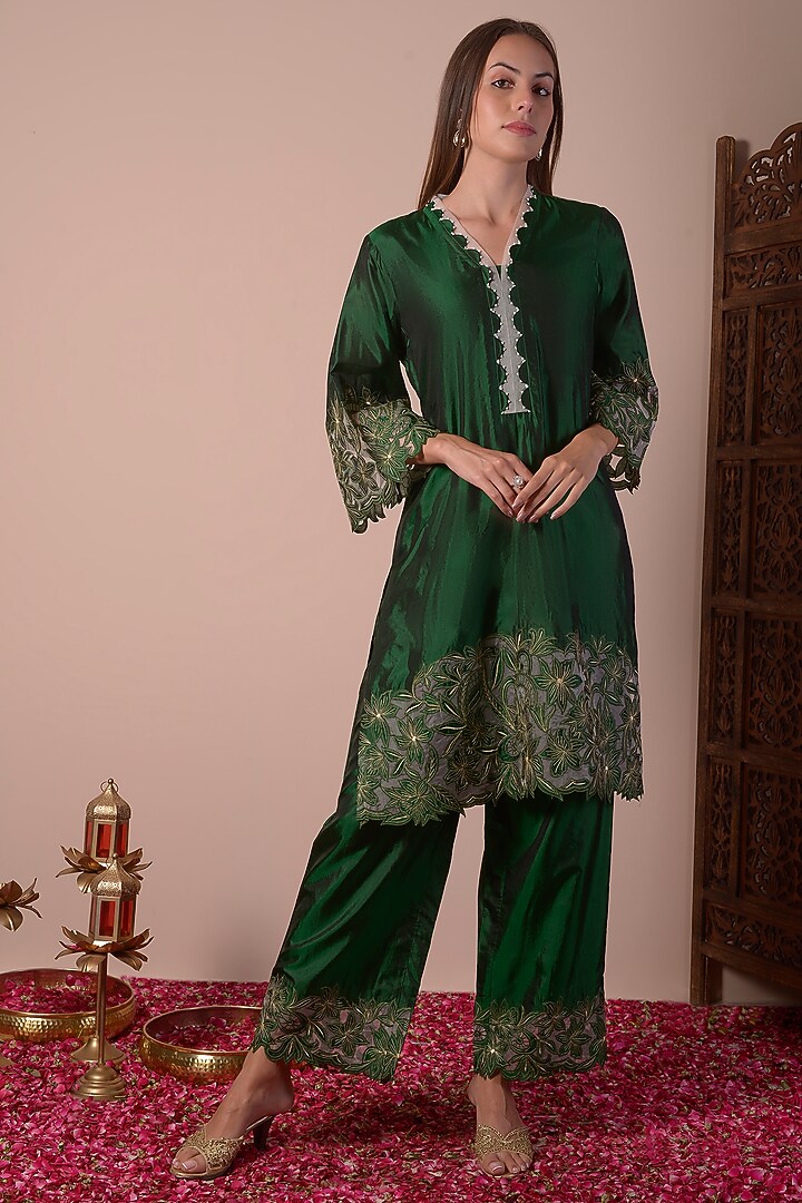 Emerald Green Pure Silk Cutwork Embroidered Kurta Set by Surabhi Arya at Pernia's Pop Up Shop