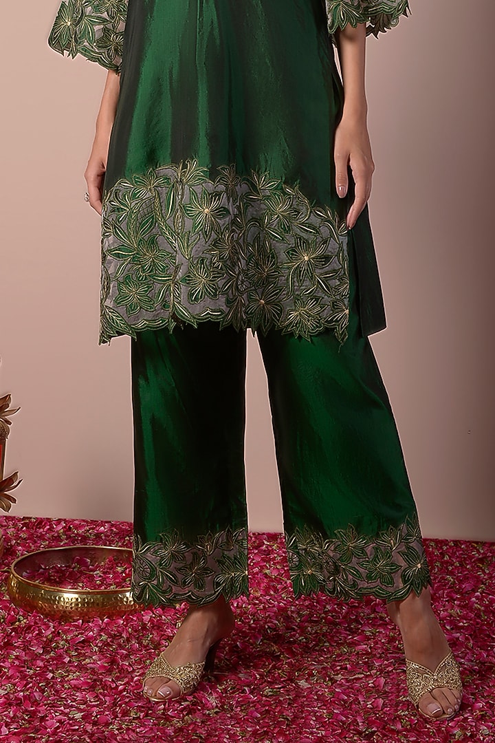 Emerald Green Pure Silk Cutwork Embroidered Kurta Set by Surabhi Arya at Pernia's Pop Up Shop