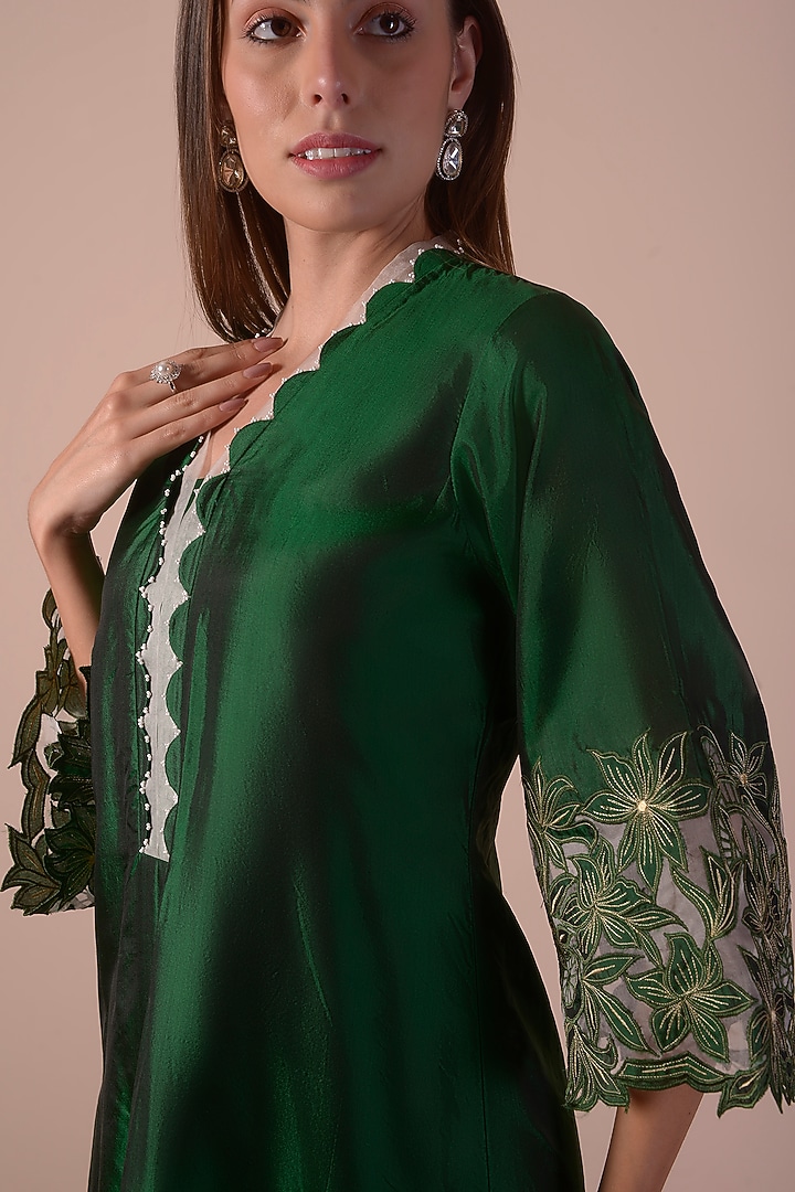 Emerald Green Pure Silk Cutwork Embroidered Kurta Set by Surabhi Arya at Pernia's Pop Up Shop