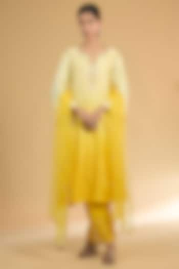 Yellow Ombre Silk Chanderi Hand Embroidered Kurta Set by Surabhi Arya at Pernia's Pop Up Shop