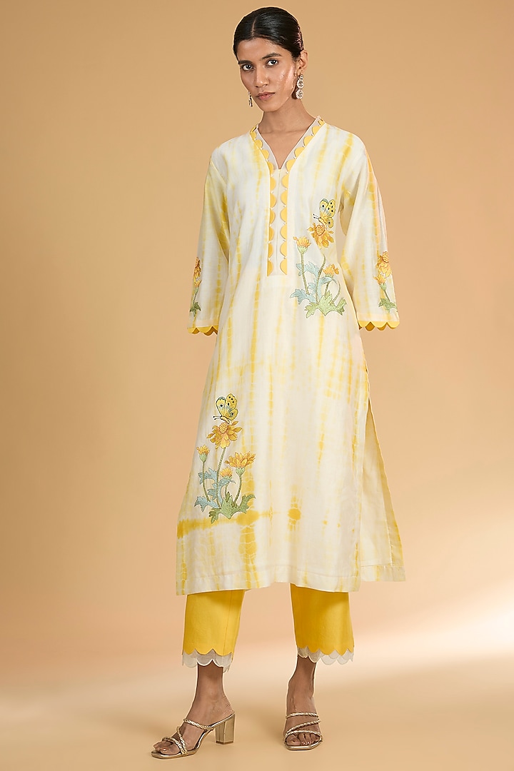 Yellow Silk Chanderi Thread Embroidered Kurta Set by Surabhi Arya at Pernia's Pop Up Shop