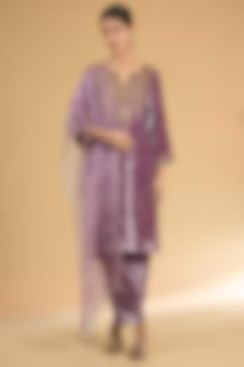 Purple Velvet Embroidered Kurta Set by Surabhi Arya at Pernia's Pop Up Shop