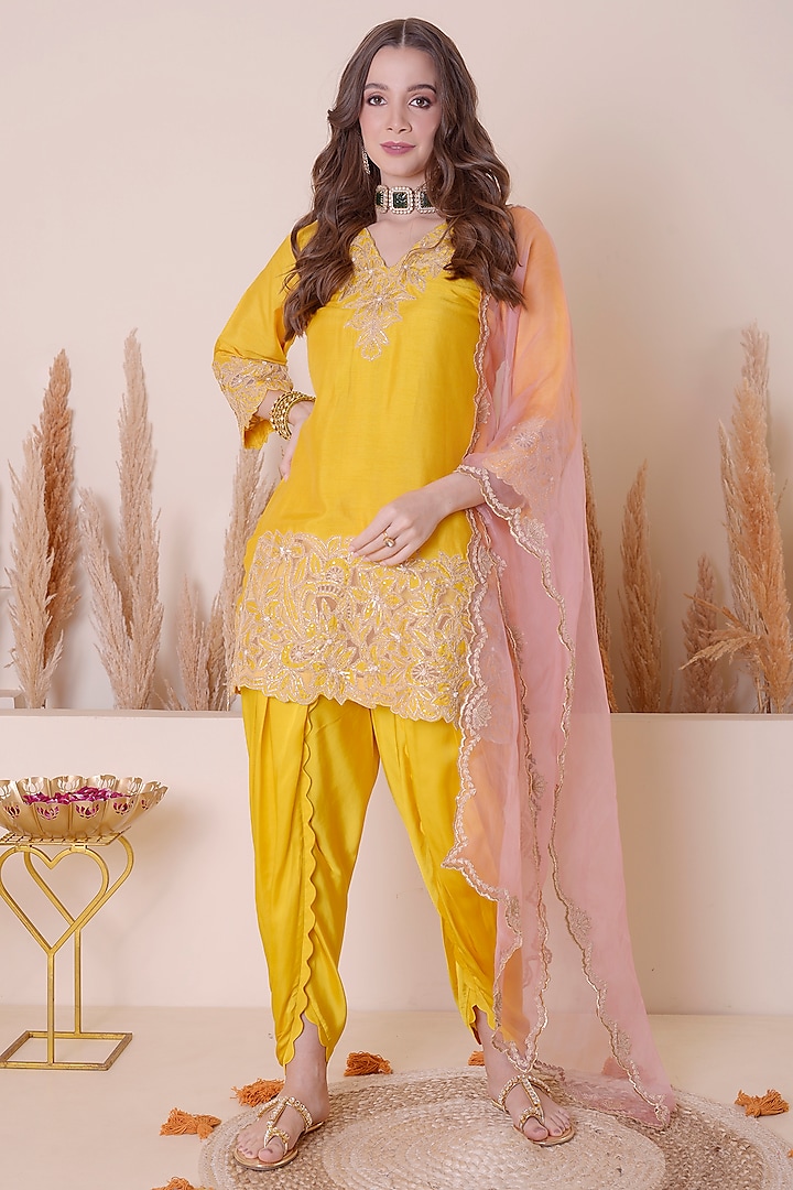 Yellow Bemberg Silk & Modal Satin Embroidered Kurta Set by Surabhi Arya