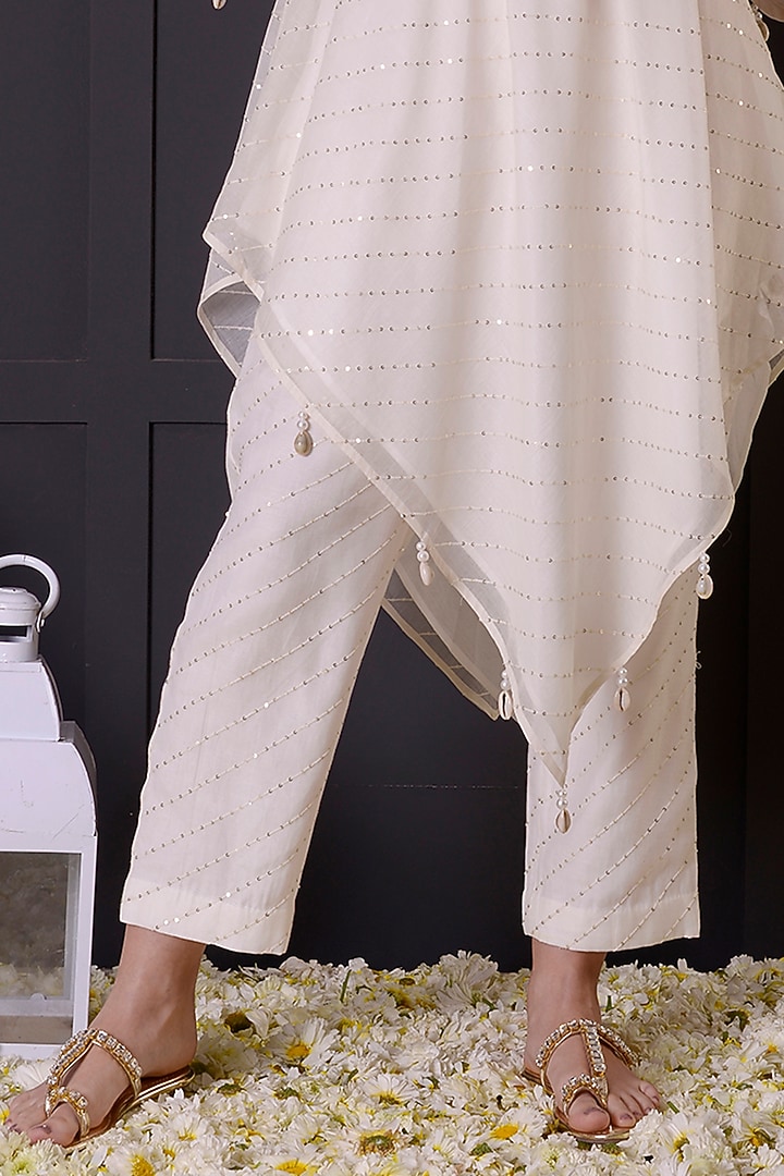 White Mul Chanderi Asymmetric Kurta Set by Surabhi Arya at Pernia's Pop Up Shop