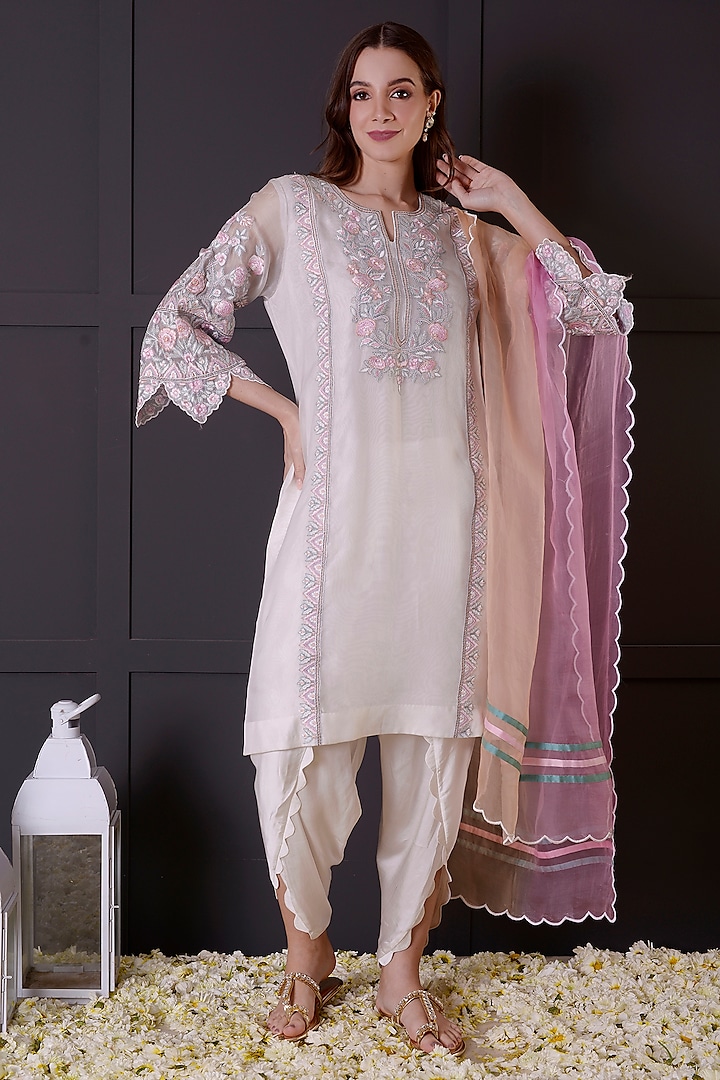 White Organza Thread Embroidered Kurta Set by Surabhi Arya at Pernia's Pop Up Shop