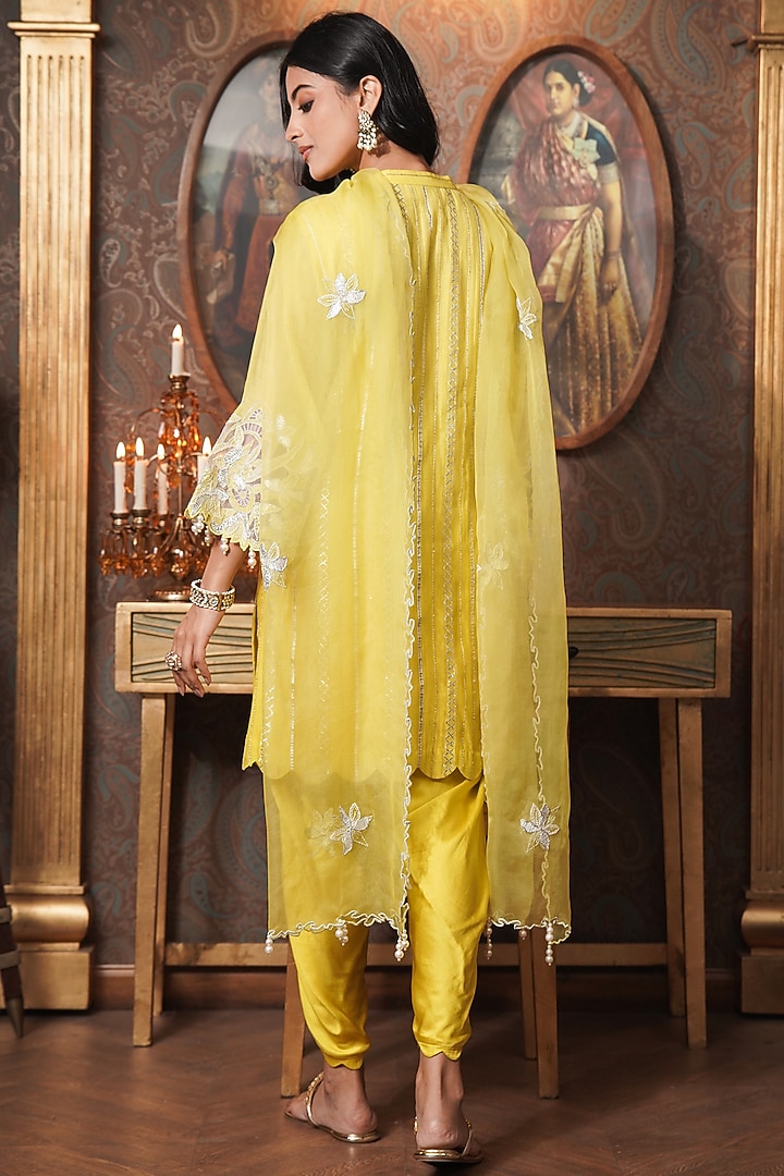 Lime Yellow Mul Chanderi Cutwork Embroidered Kurta Set by Surabhi Arya at Pernia's Pop Up Shop