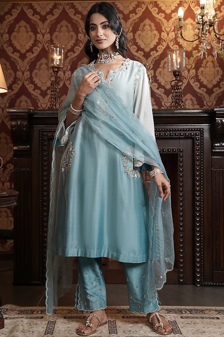 Teal Blue Chanderi Silk Embroidered Ombre-Dyed Kurta Set by Surabhi Arya at Pernia's Pop Up Shop