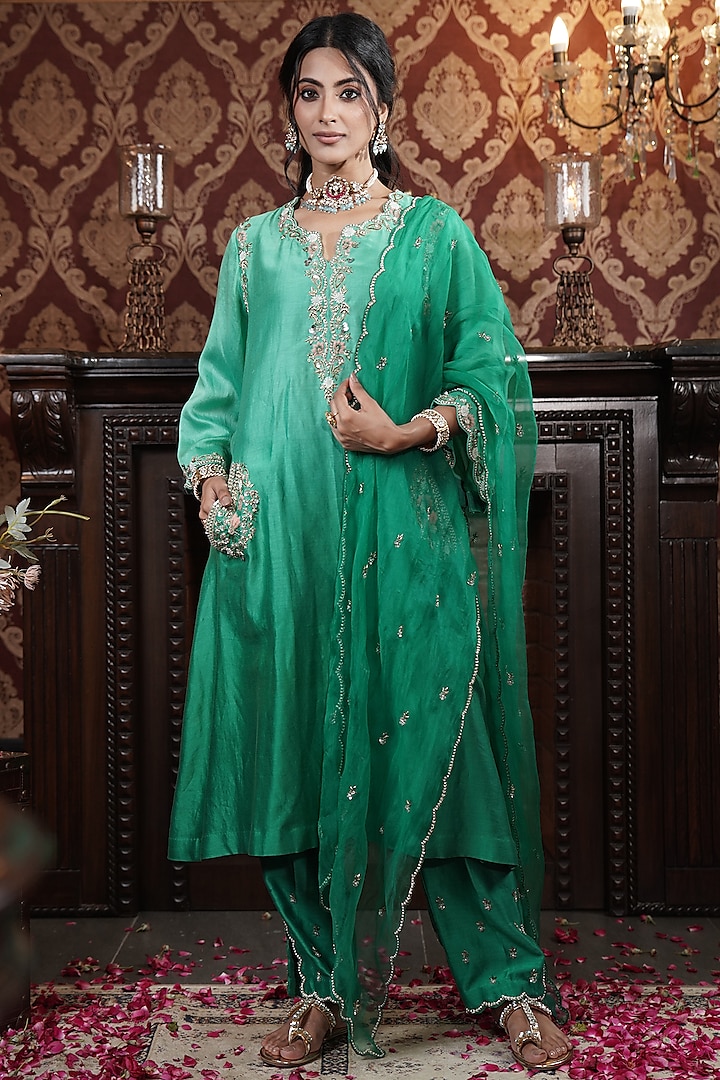 Jade Green Chanderi Silk Embroidered Ombre-Dyed Kurta Set by Surabhi Arya at Pernia's Pop Up Shop