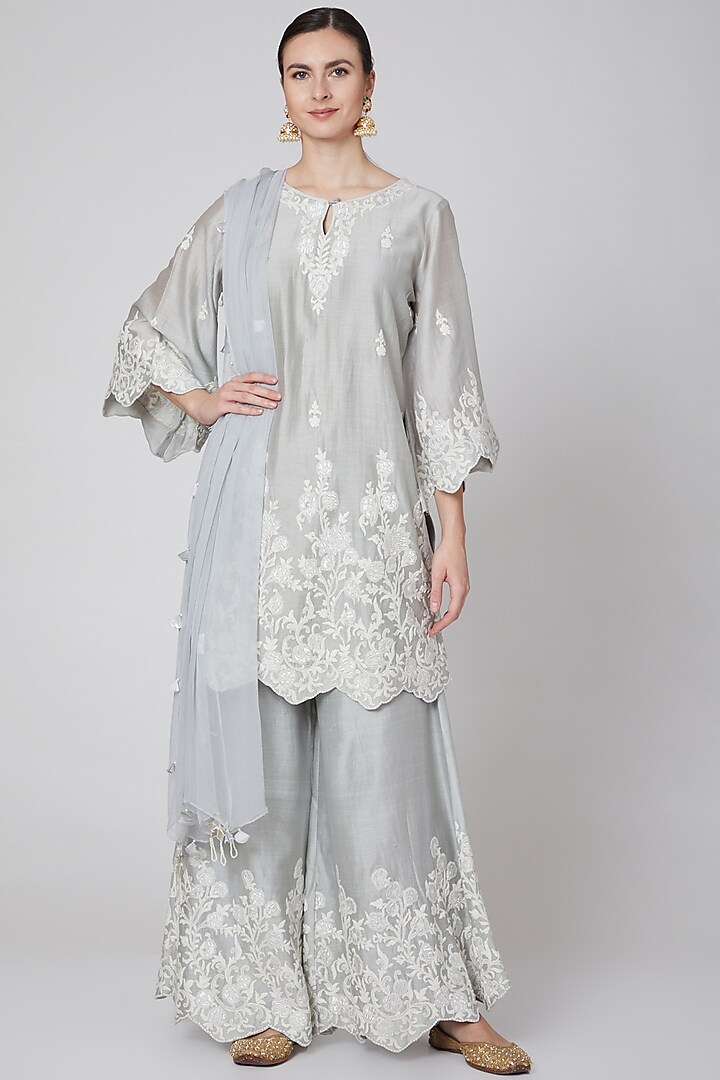 Grey Embroidered Kurta Set by Surabhi Arya at Pernia's Pop Up Shop