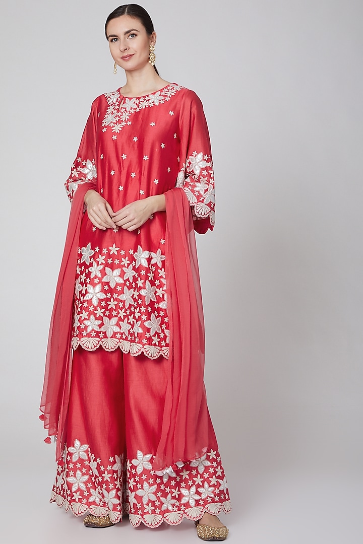 Red Dori Embroidered Kurta Set by Surabhi Arya at Pernia's Pop Up Shop