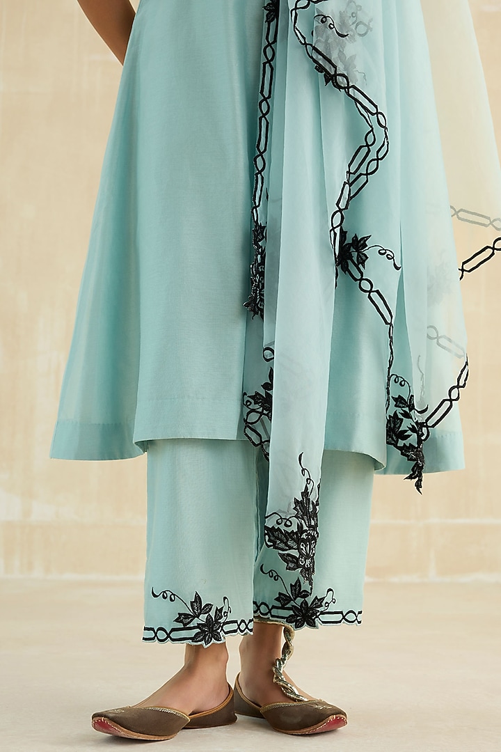 Powder Blue Silk Chanderi Embroidered Kurta Set by Sureena Chowdhri at Pernia's Pop Up Shop