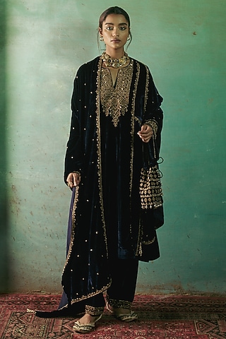 Navy Blue Silk Velvet Zardosi Embroidered Kalidar Kurta Set by Sureena Chowdhri