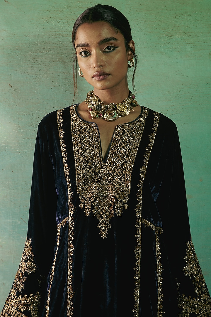 Navy Blue Silk Velvet Zardosi Embroidered Kalidar Kurta Set by Sureena Chowdhri at Pernia's Pop Up Shop