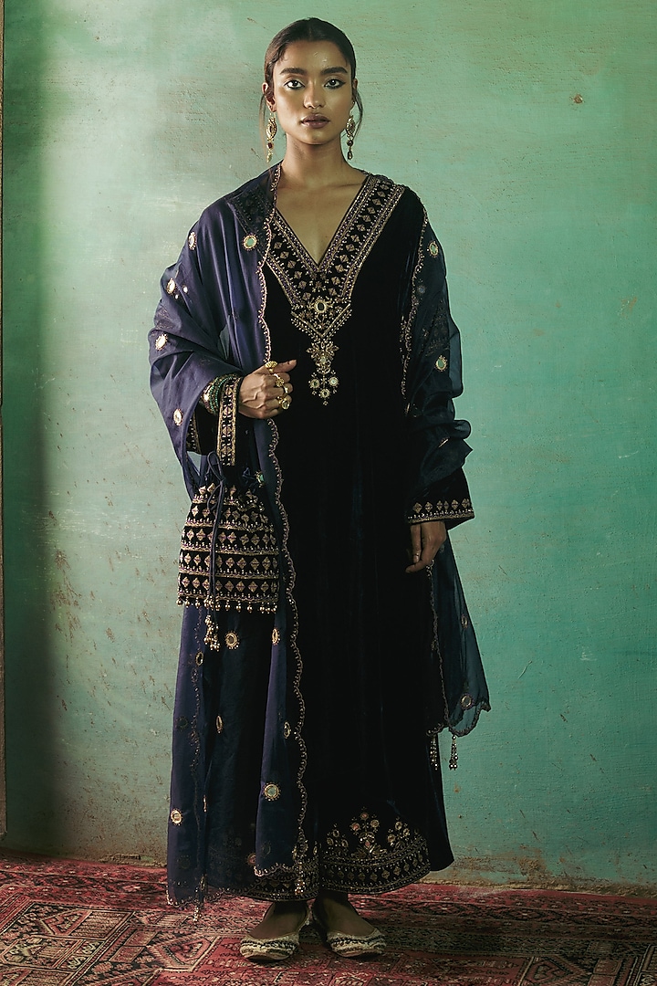 Navy Blue Silk Velvet Thread & Mirror Embroidered Asymmetrical Kurta Set by Sureena Chowdhri at Pernia's Pop Up Shop